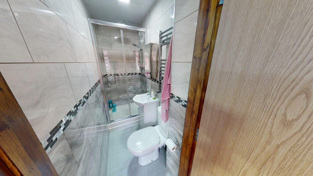 6 bedroom house for rent