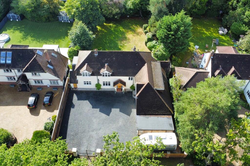Pine Avenue, CAMBERLEY, CAMBERLEY, GU15 photo 2