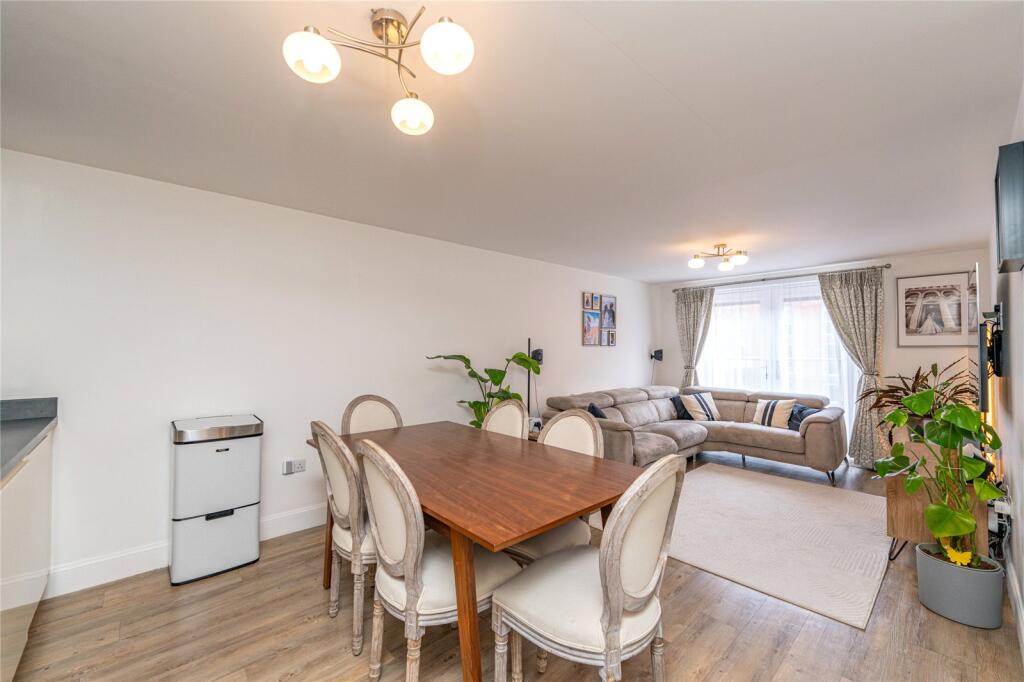 Apartment in Edinburgh, Redbraes, Leith Central - View 4