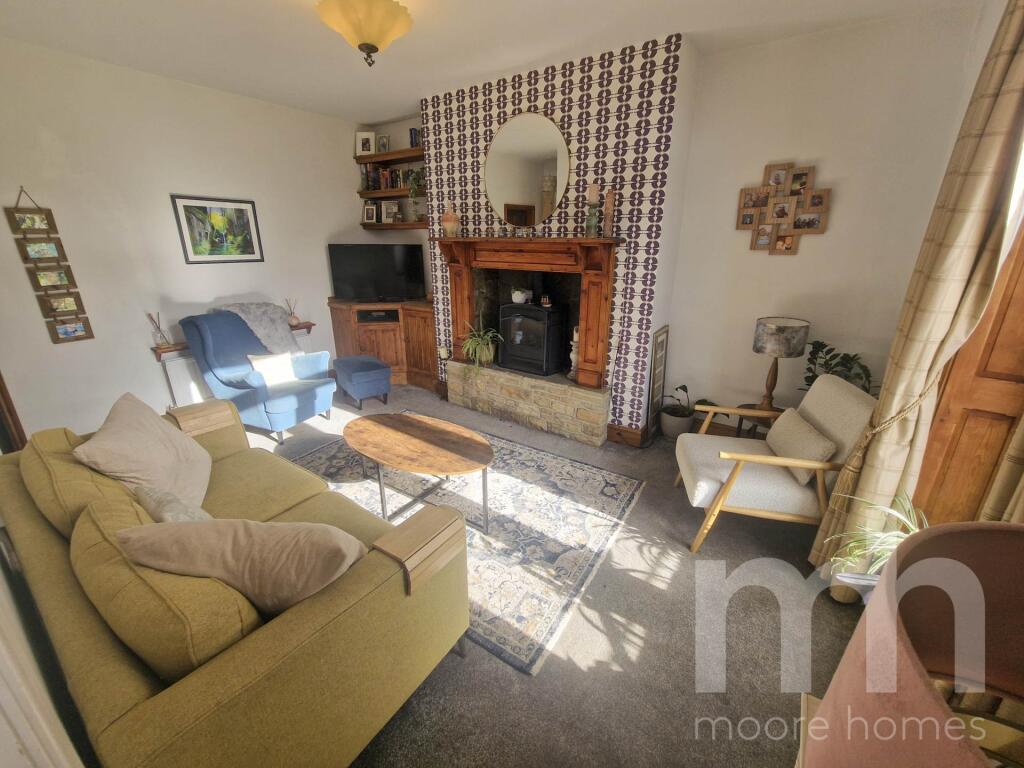 House in High Peak, Hayfield - More