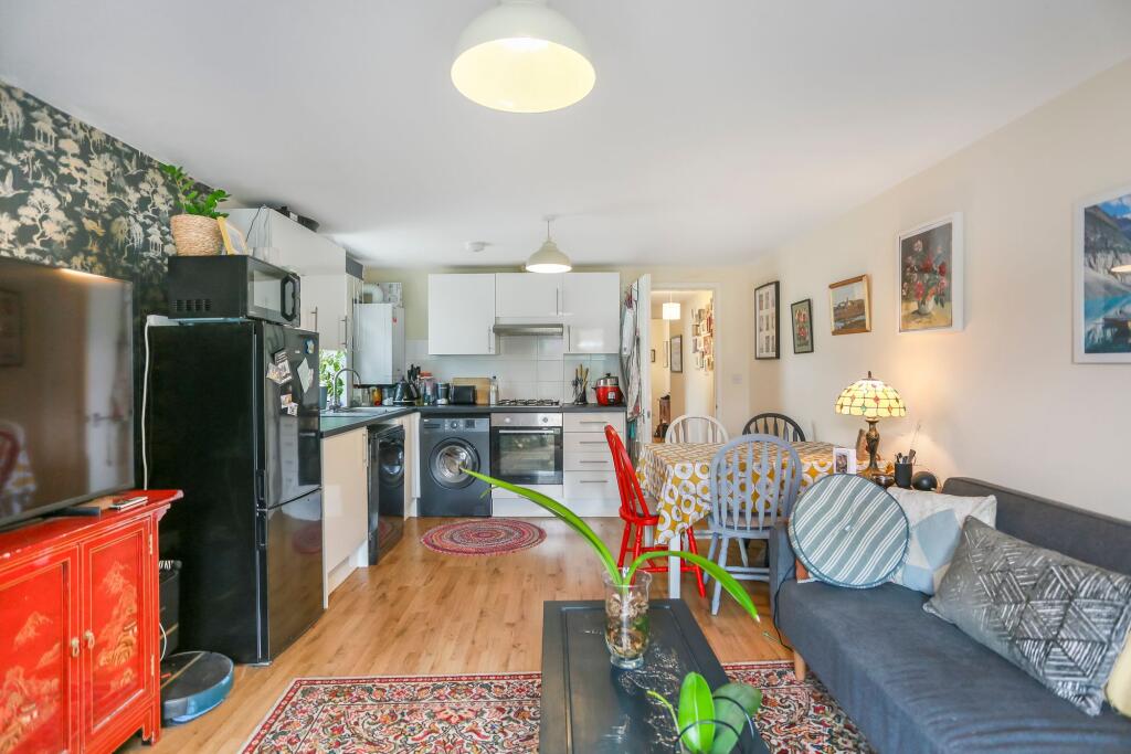 Apartment in Hove, Hangleton - View 4