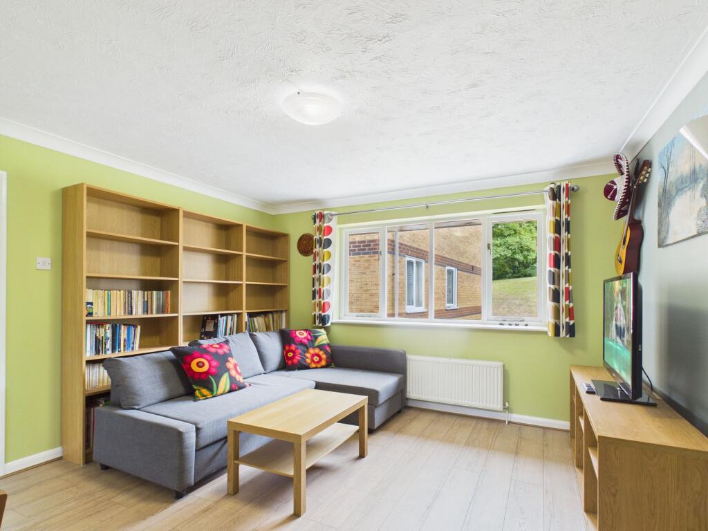 Apartment in Reading - View 2