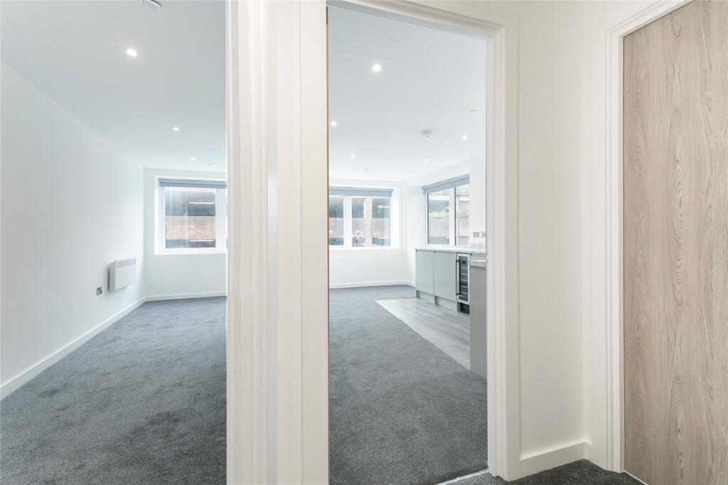 Apartment in Newbury, West Berkshire - View 4