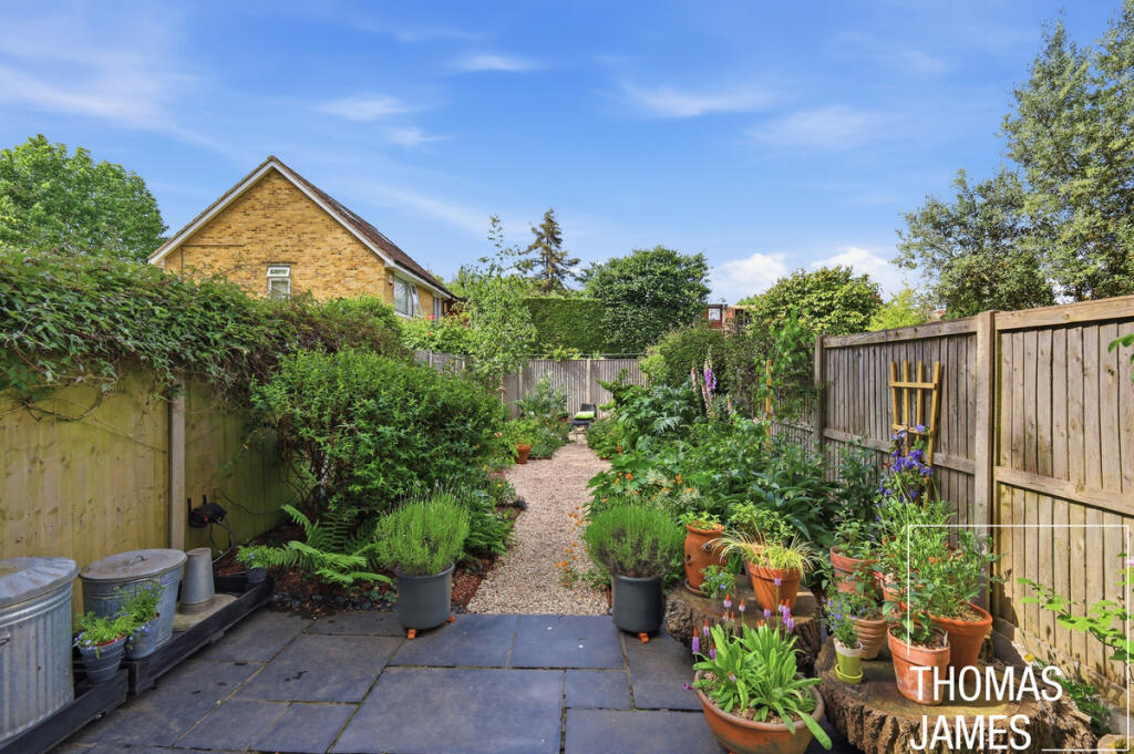 House in London, Winchmore Hill, Southgate - View 2