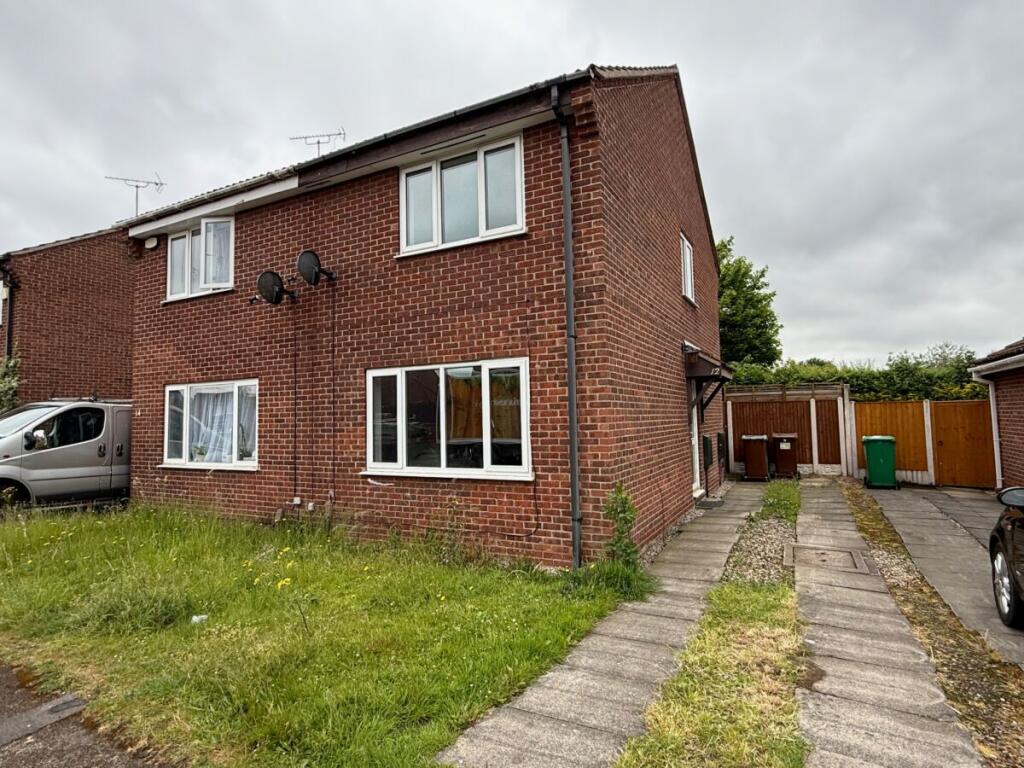 Main image of property: 12 Sankey Drive, Nottingham, NG6 7DT, 