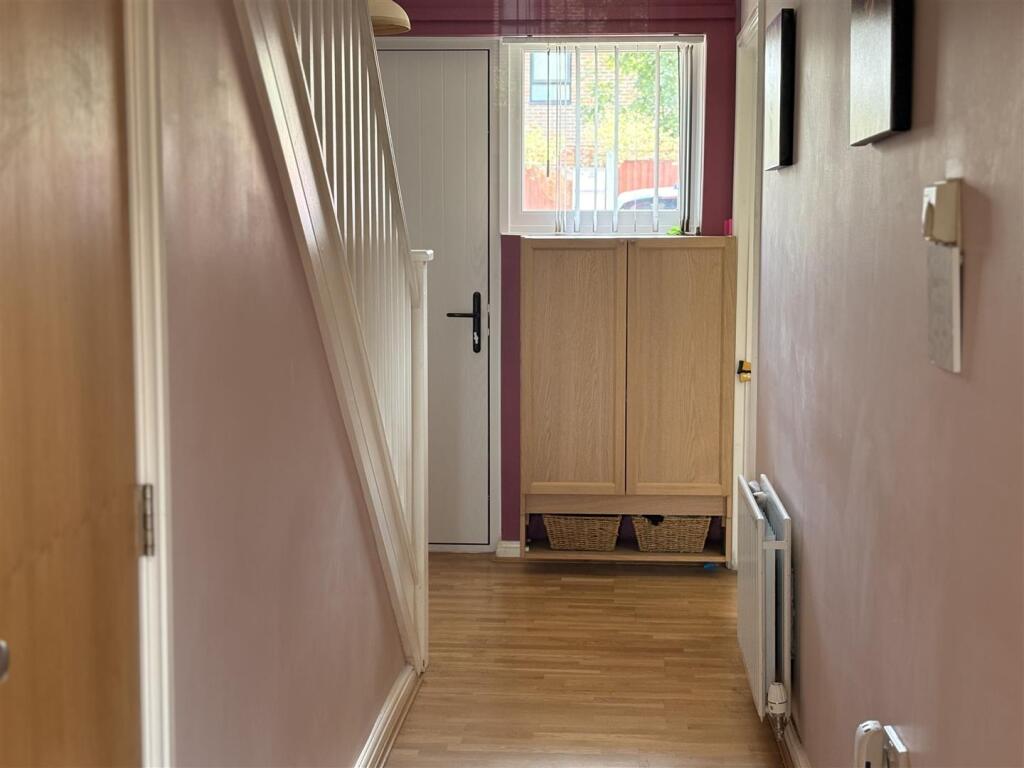 House in Basildon, Essex - View 5