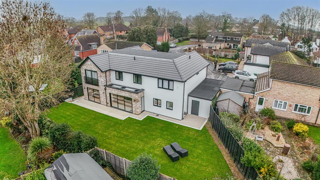 5-bed detached on St. Davids Close, Hemel Hempstead, HP3, £1,500,000