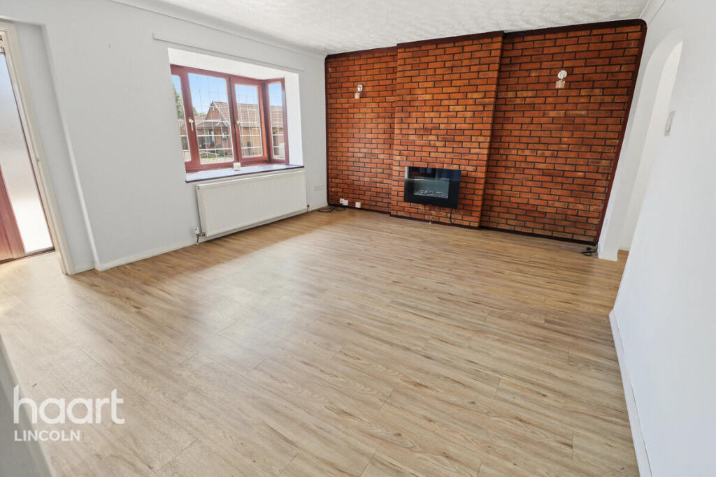 House in Lincoln, Birchwood - View 3