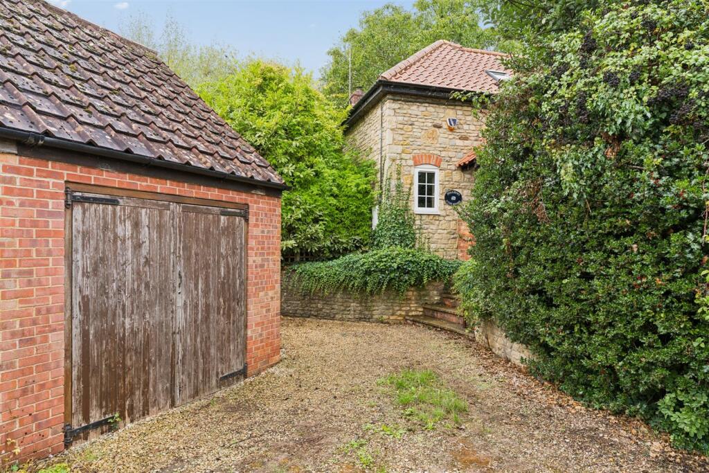 Main image of property: 7A The Square, Yardley Hastings, Northampton