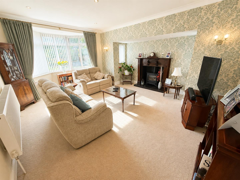 House in Pensby, Liverpool City Region - View 3