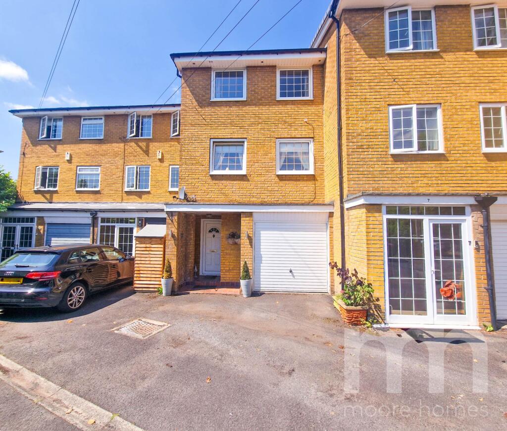 Main image of property: PLYMOUTH DRIVE, Bramhall SK7 2JB