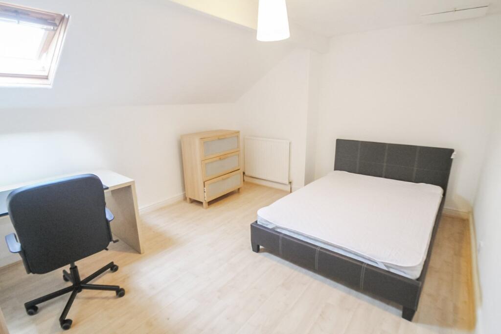 House in Leeds, Hyde Park - View 5