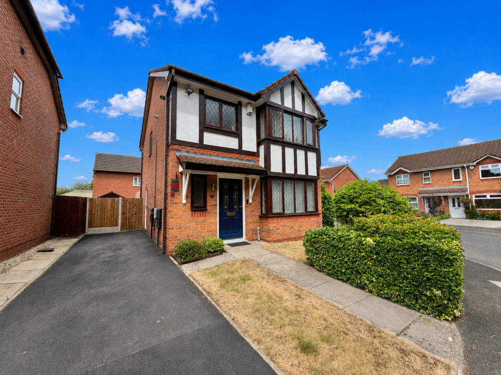 3-bed detached on Kerscott Road, Manchester, £385,000
