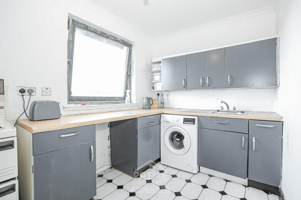 Apartment in Cumbernauld, Kildrum - More