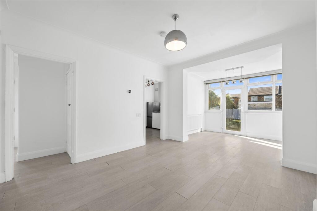 Boardman Avenue, North Chingford photo 2