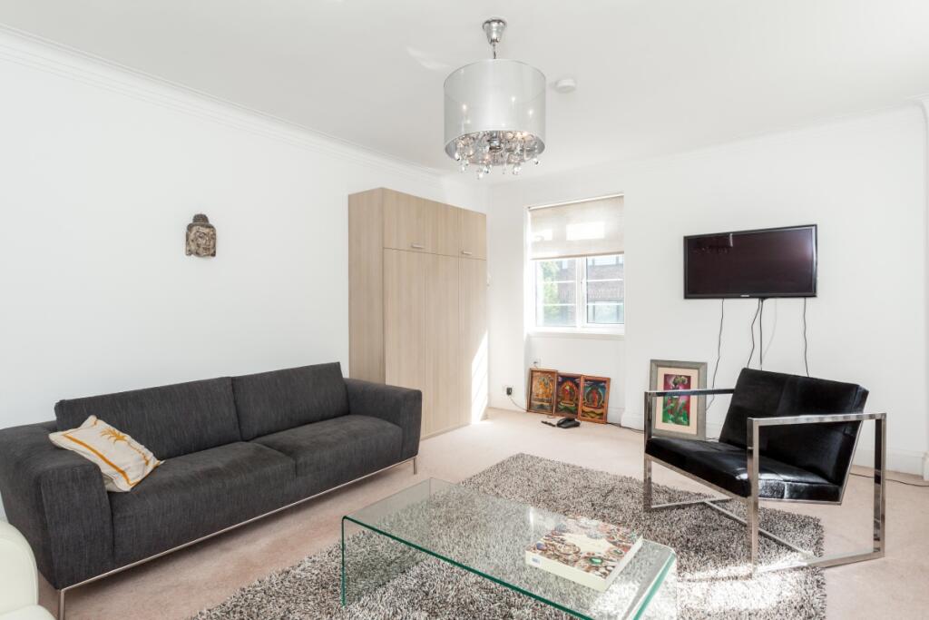 Studio flat for rent