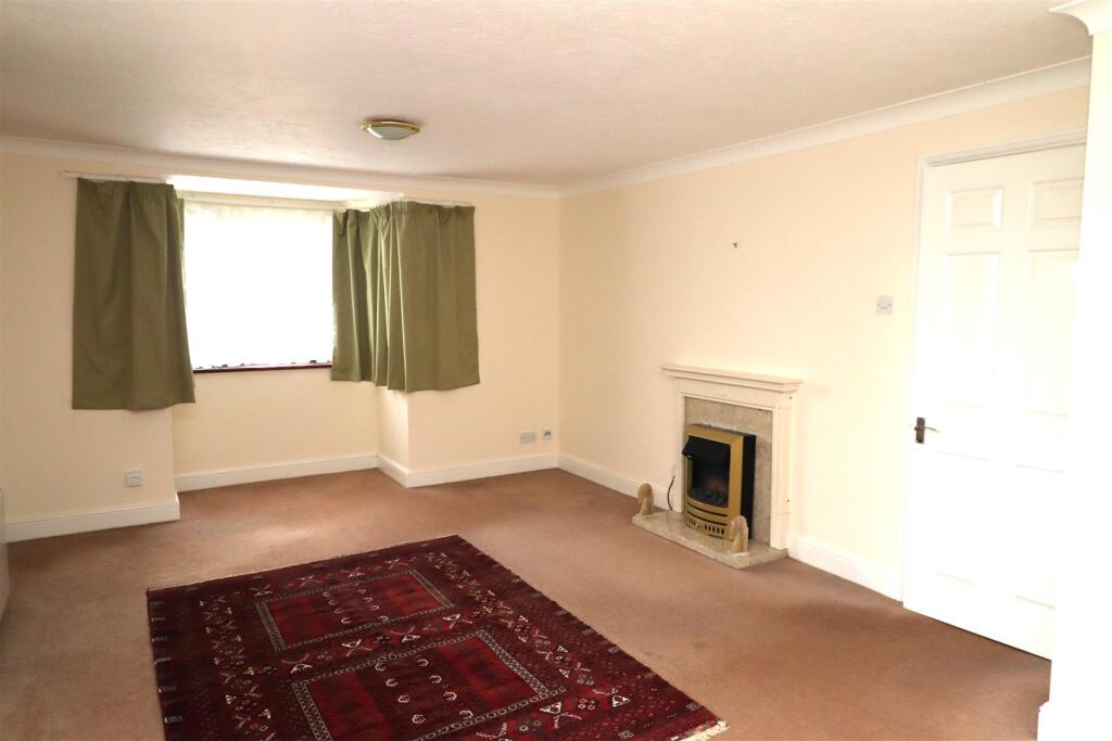 Cooden Drive, Bexhill-On-Sea photo 3
