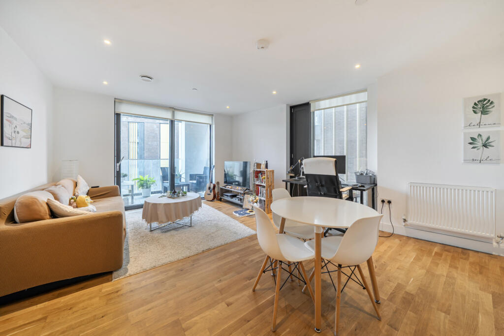 Main image of property: Station Road, London