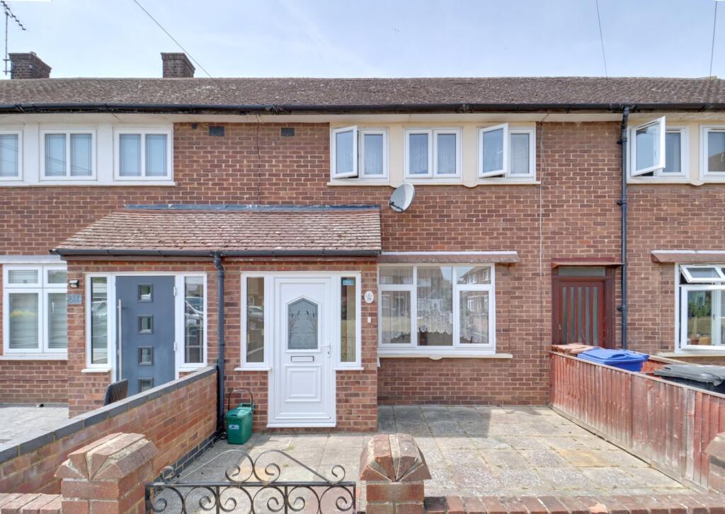 Main image of property: Fortin Close, South Ockendon, RM15
