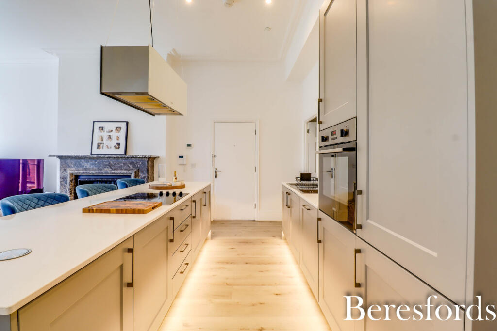 Apartment in Brentwood, Essex - View 4