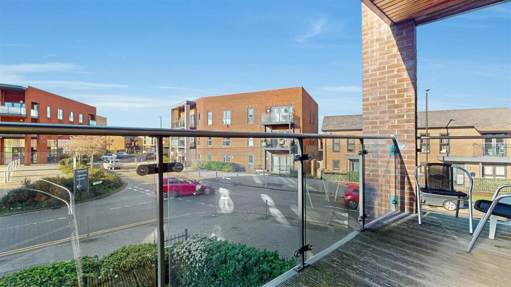 Atlas Way, Oakgrove, Milton Keynes photo 4