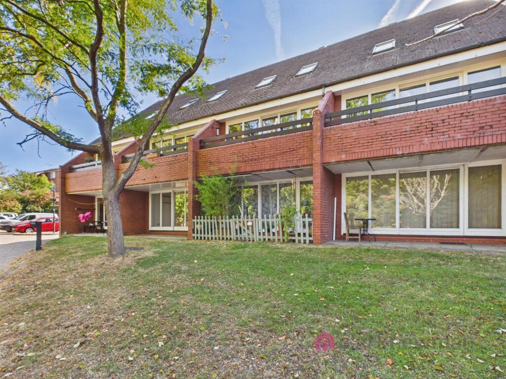 Main image of property: Netteswell Orchard, Harlow, CM20