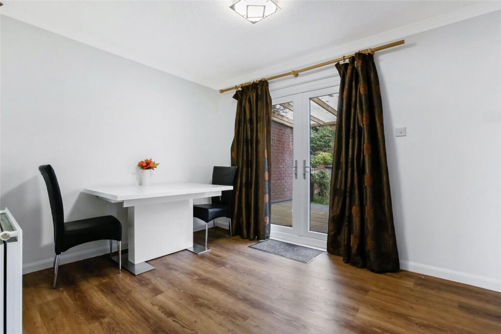 House in Livingston, Knightsridge - More