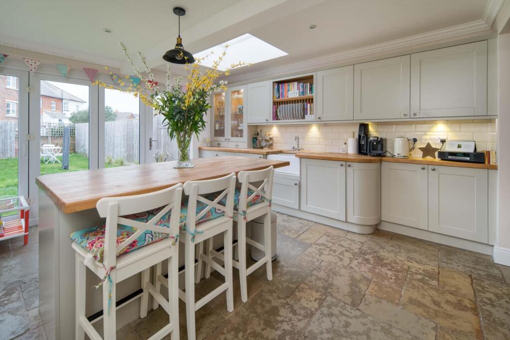 BALCONY WITH SEA VIEWS - Bellevue Rd, Cowes, Isle Of Wight - View 4