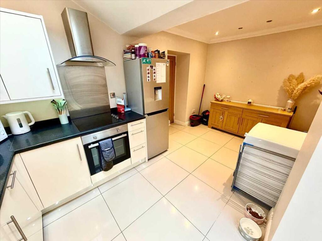 Gethin Terrace,Llwyncelyn - More