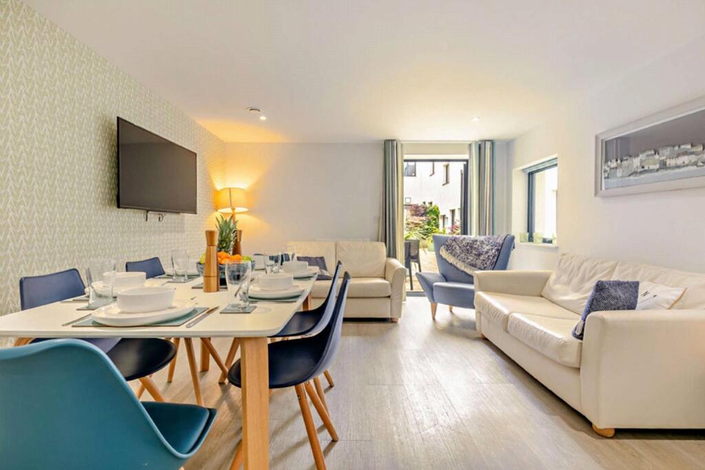 Beach Road, Woolacombe, Devon, EX34 photo 4