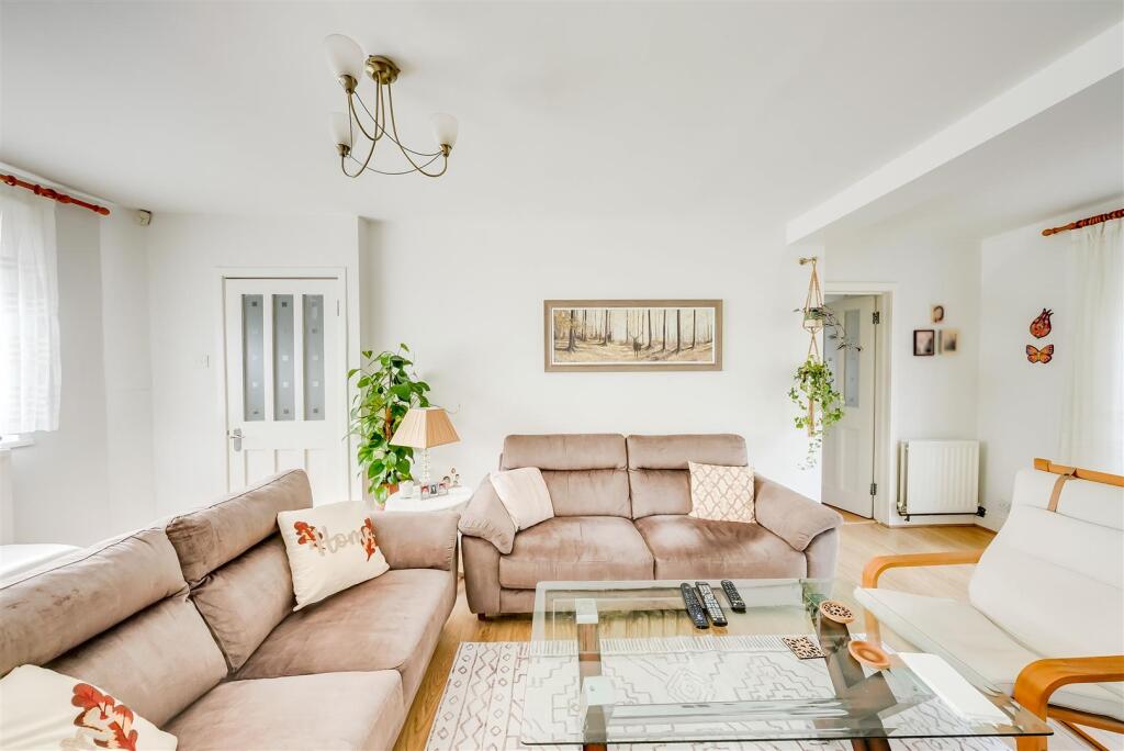 House in London, Wansunt, Crayford - View 2