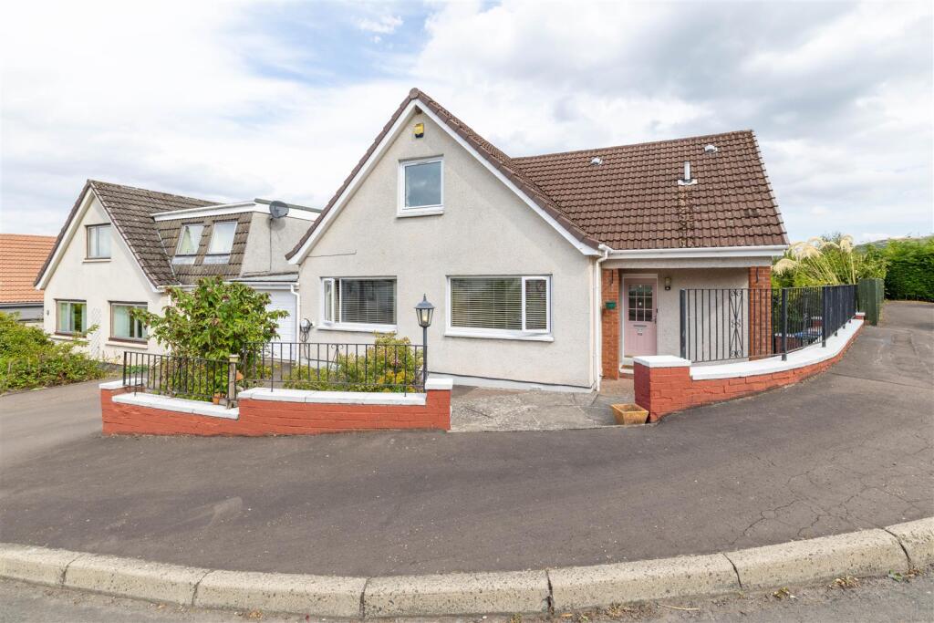 4-bed house on Castlelaw Crescent, Abernethy, Perth, £325,000