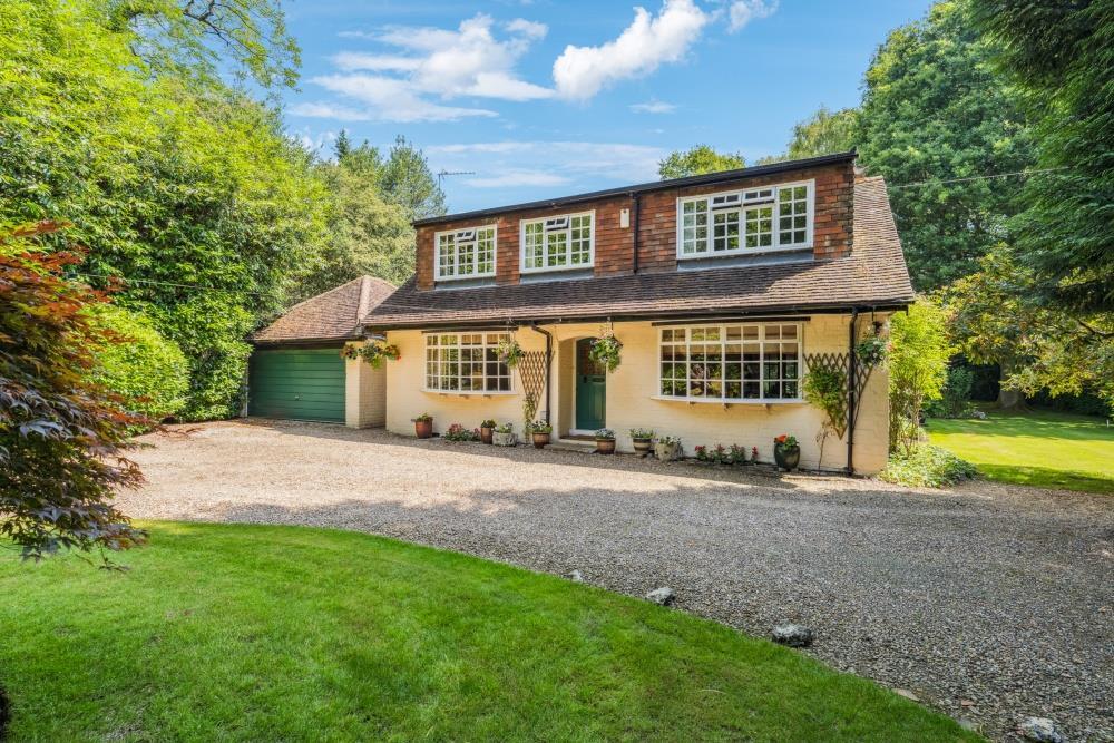 Main image of property: Chesham Road, Wigginton, Tring, Hertfordshire, HP23