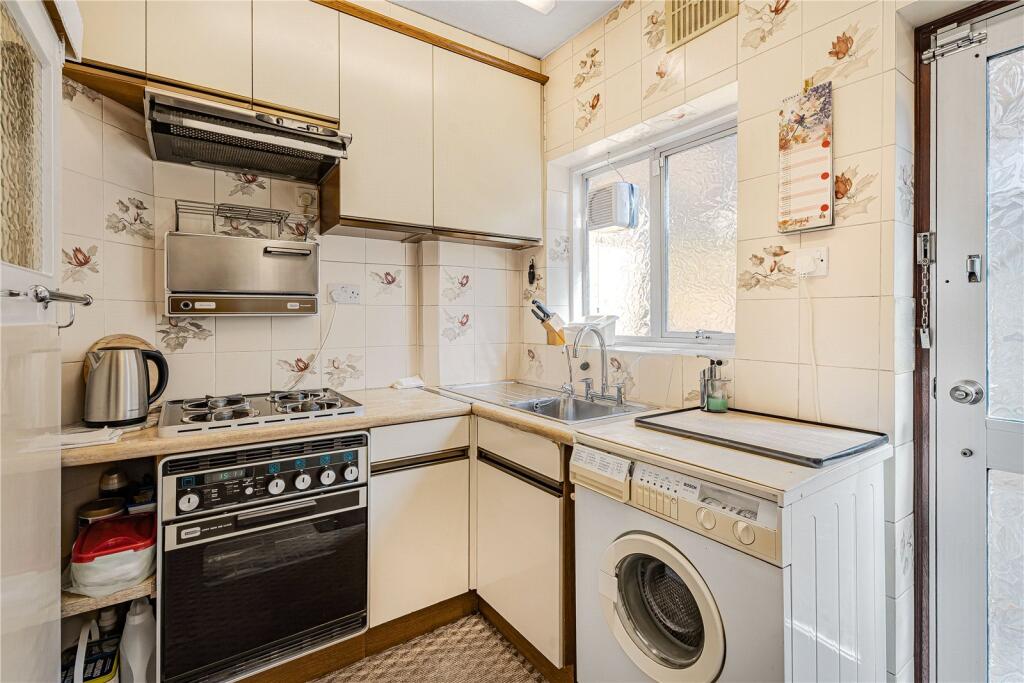 House in Twickenham - View 3