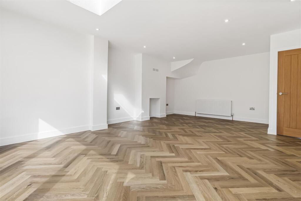 House in Worthing, West Worthing - View 4