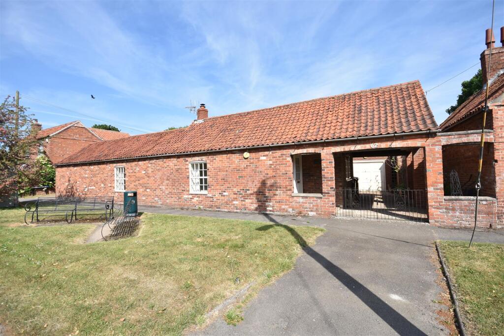 3-bed bungalow on High Street, Brant Broughton, £285,000