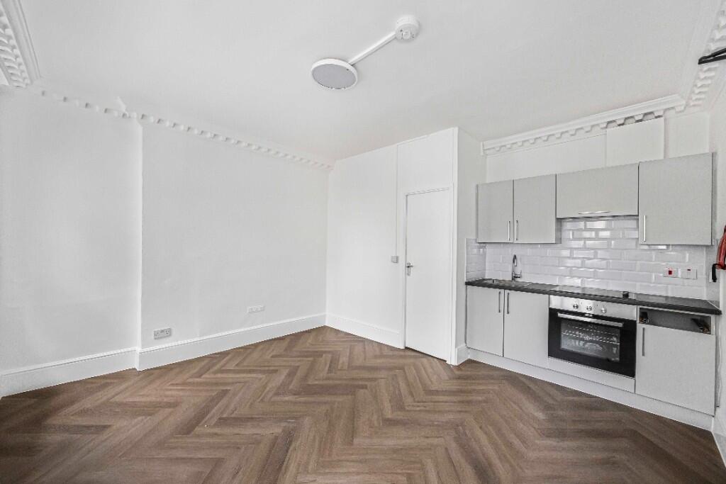 Apartment in London - View 4