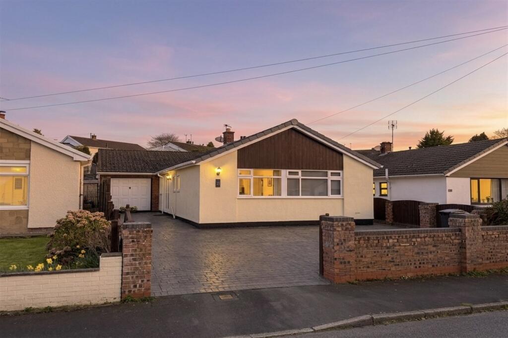 Main image of property: Ffordd Pennant, Mold