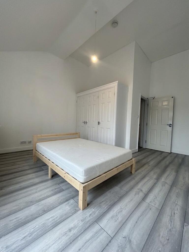 Apartment in London, Bromley-by-Bow, Poplar - View 2