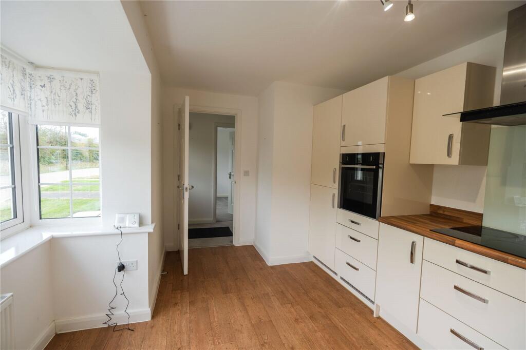 House in Grimsby, Humberston - More