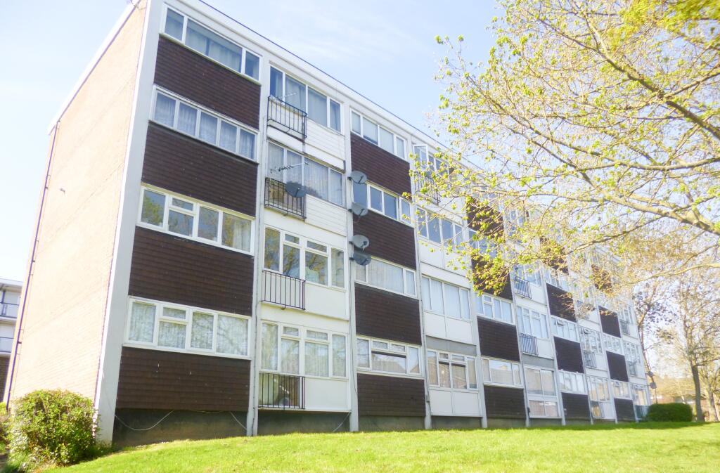 Main image of property: The Knares, Basildon, SS16
