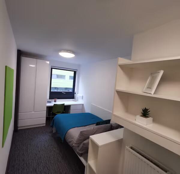 Main image of property: Pitt Street