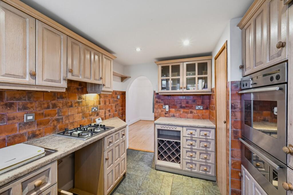 Bromley Road, Beckenham, BR3 photo 4