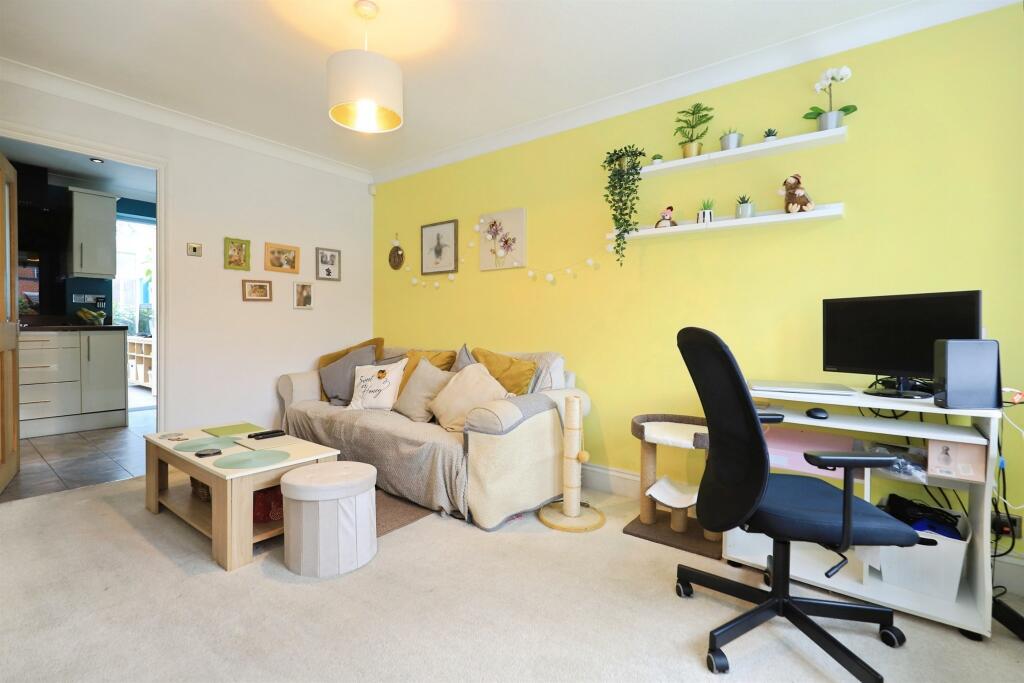 House in Dudley, Roseville - View 4