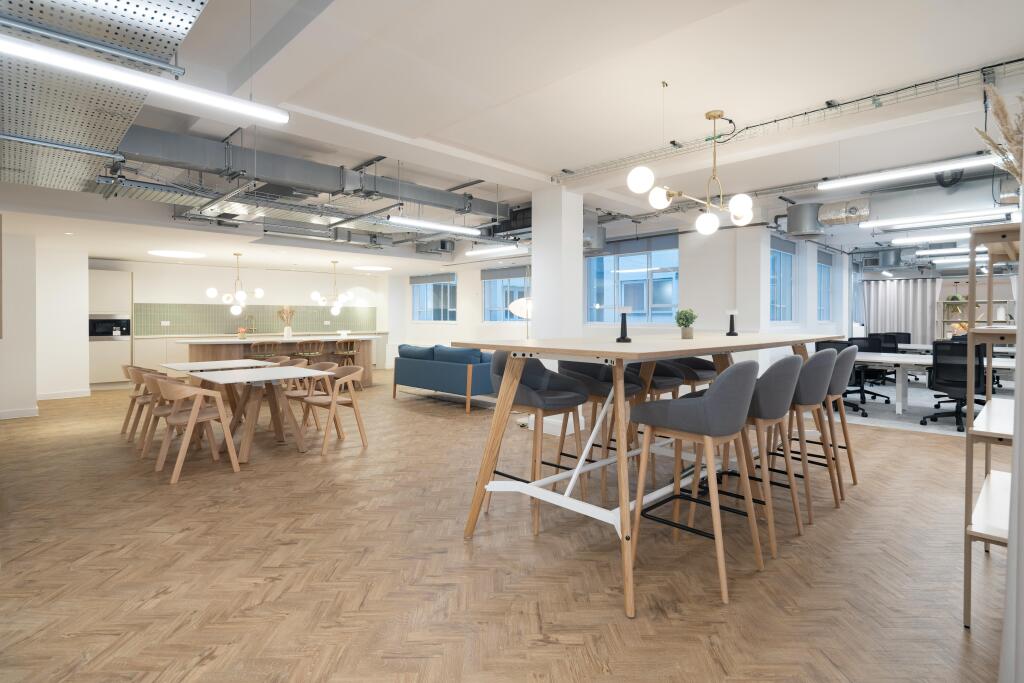 MC3972-8977-HR.jpg