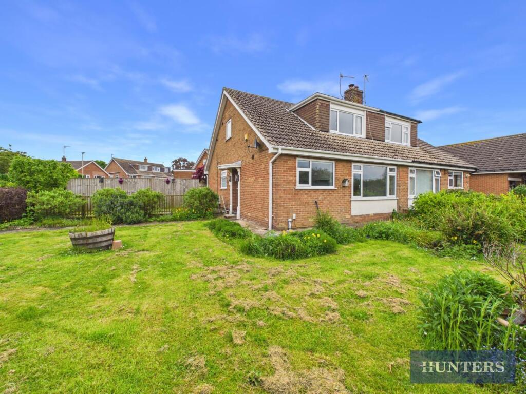 4-bed semi-detached on Outgaits Close, Hunmanby, Filey, £260,000