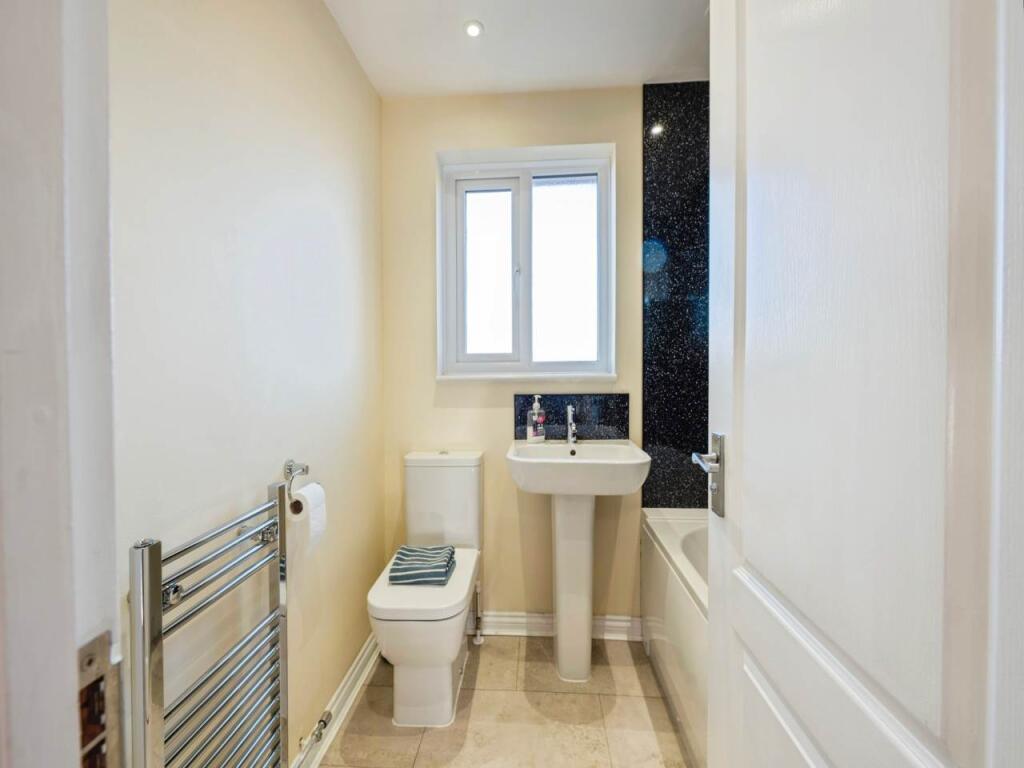House in Prudhoe - More
