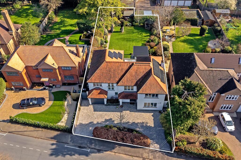 Sunderland Avenue, St. Albans - View 6