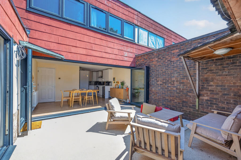 Main image of property: Grayswood Gardens, Raynes Park, SW20