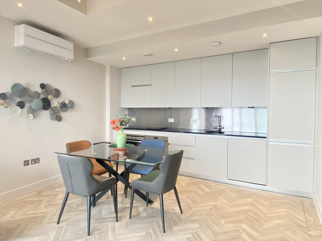 Apartment in Manchester - More
